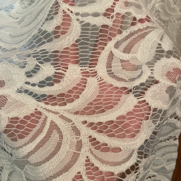 Formal Laced Dress. New with tags. - Picture 3 of 5